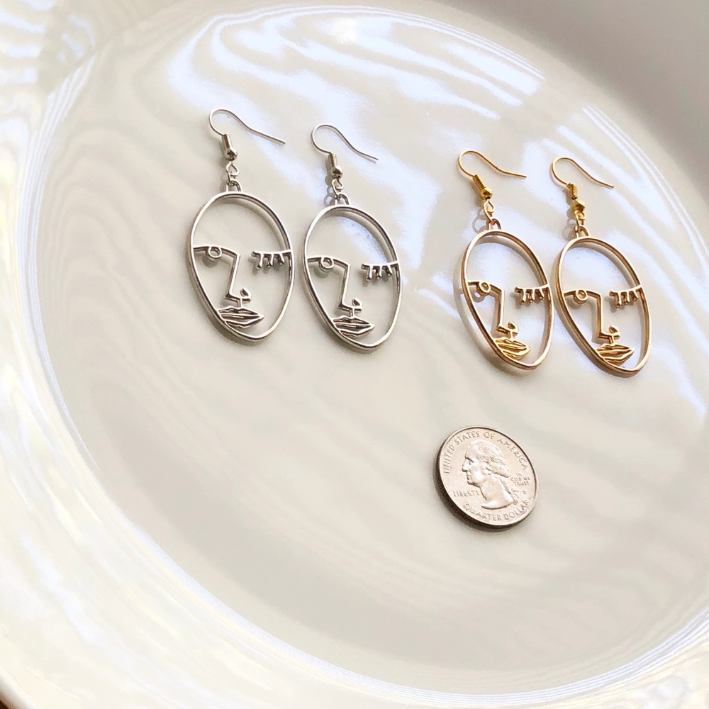 NEW Human Face Earrings (gold color) - Picture 6 of 7